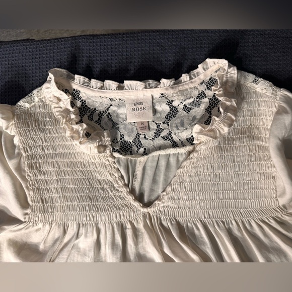 Knox Rose Off White Long Sleeved Shirt Size Medium Fairygoth Romantic - Picture 6 of 10